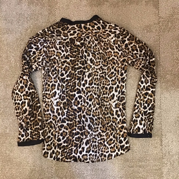 Long sleeve lightweight leopard button down - Picture 2 of 3